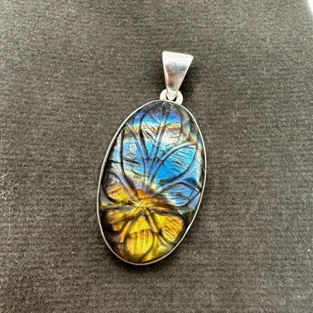 NWOT 27x16mm CARVED flower Labradorite pendant in solid sterling silver! - Picture 10 of 10